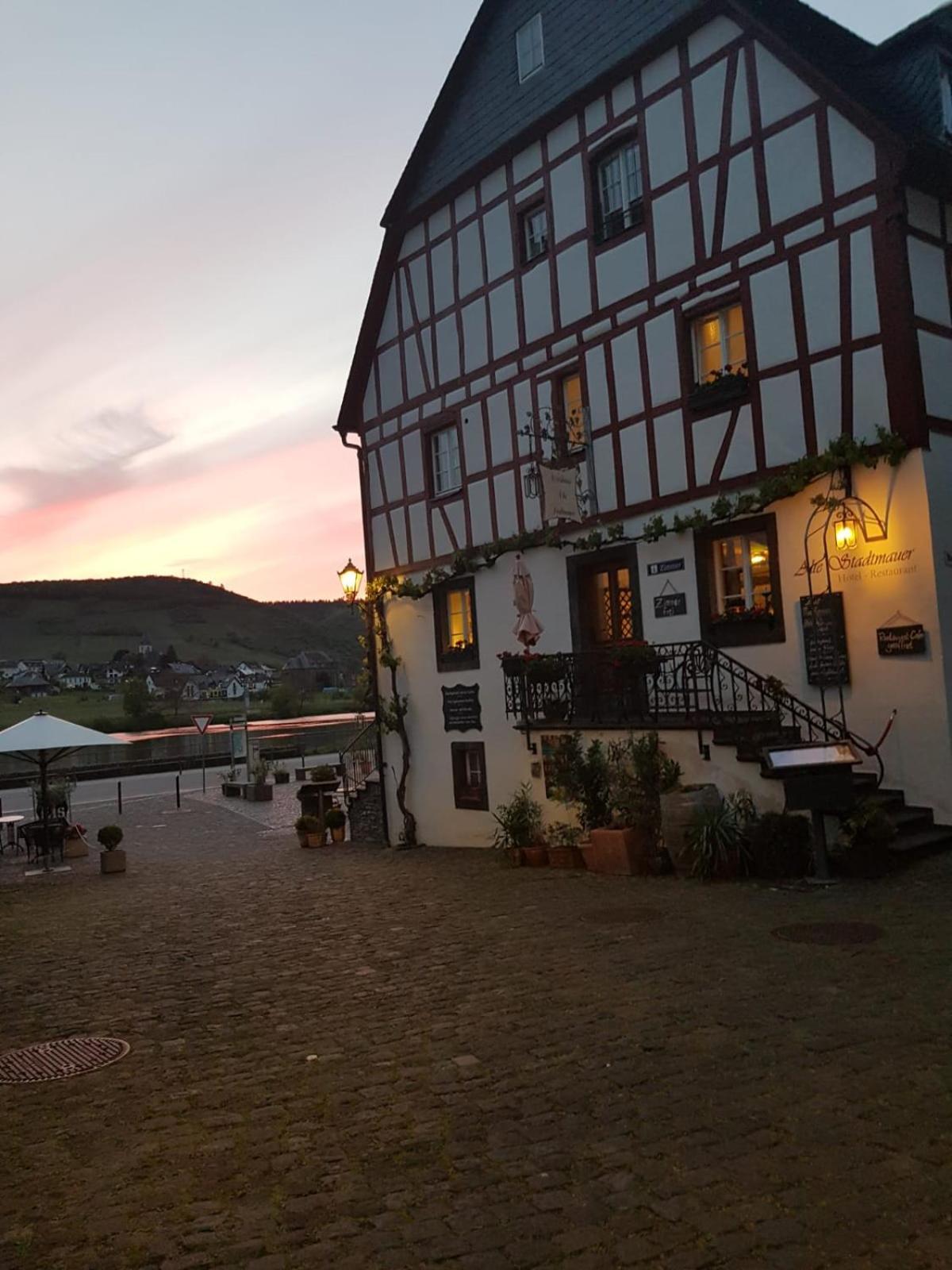 Hotel Restaurant Alte Stadtmauer Beilstein  Ngoại thất bức ảnh